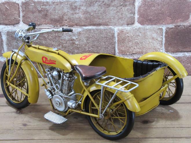ブリキのおもちゃ（side car yellow)｜季節・イベント｜株式会社